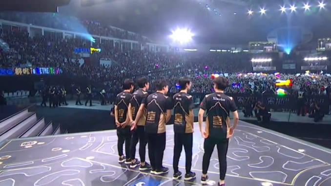 Royal Never Give Up moves on to Semis after beating Fnatic